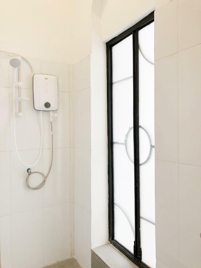 Hood Hostel Yangon Luaran gambar